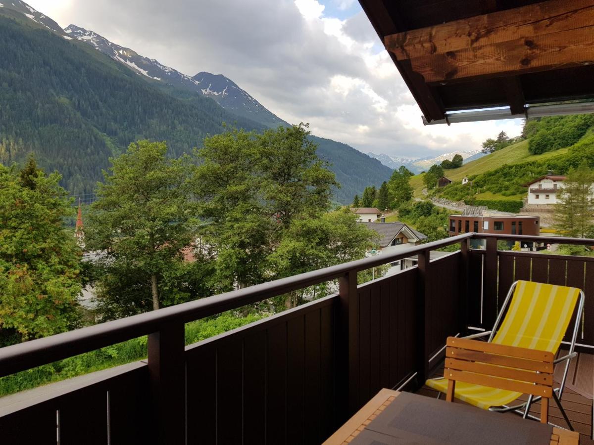 Haus Tannegg Acomodação com café da manhã Pettneu am Arlberg Exterior foto