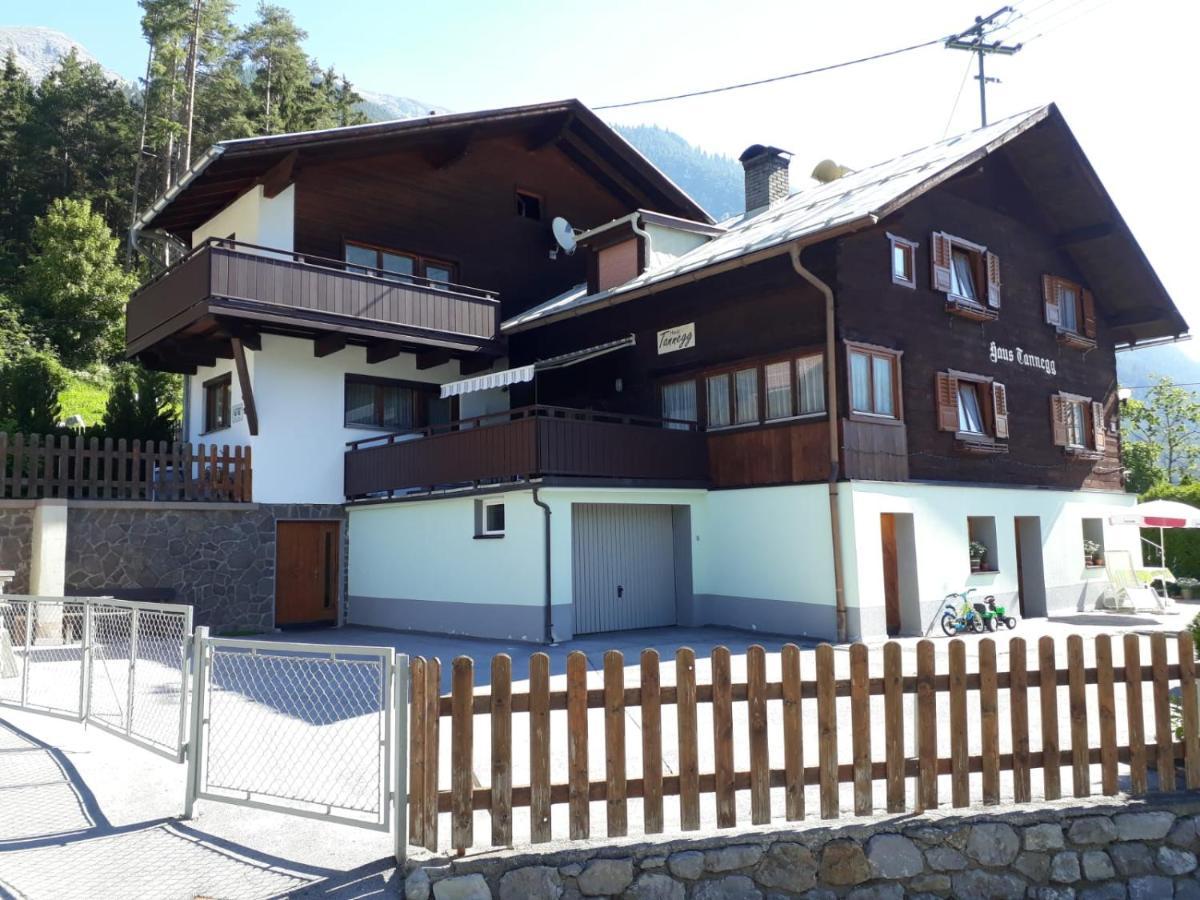 Haus Tannegg Acomodação com café da manhã Pettneu am Arlberg Exterior foto